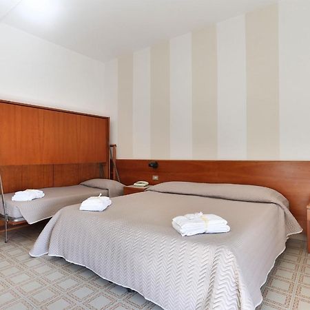 Hotel Brunella Lido di Camaiore Dış mekan fotoğraf