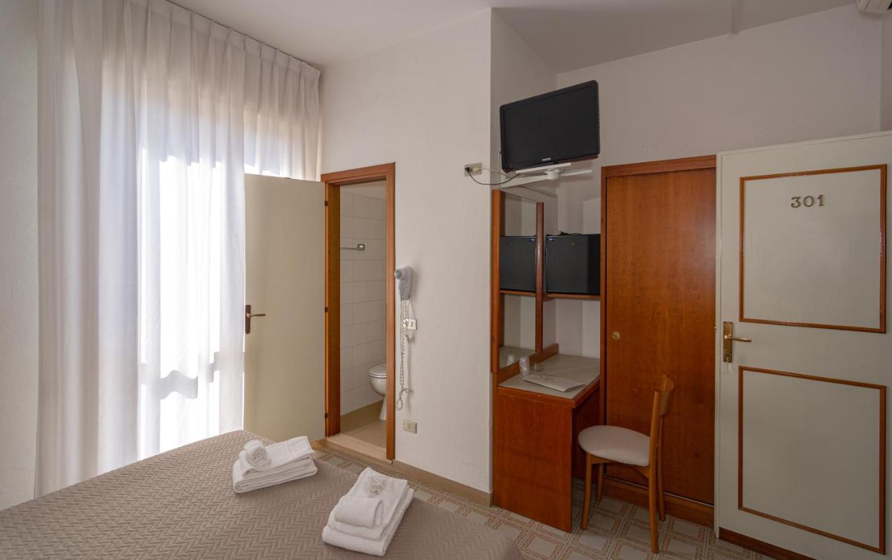 Hotel Brunella Lido di Camaiore Dış mekan fotoğraf