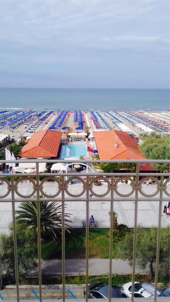 Hotel Brunella Lido di Camaiore Dış mekan fotoğraf