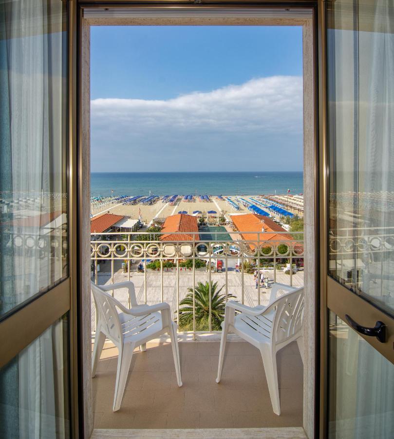Hotel Brunella Lido di Camaiore Dış mekan fotoğraf