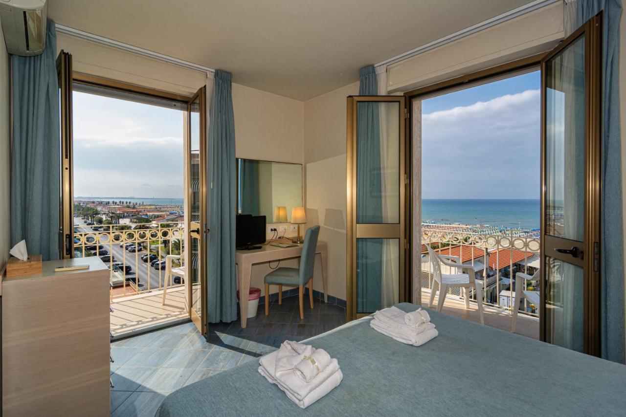 Hotel Brunella Lido di Camaiore Dış mekan fotoğraf