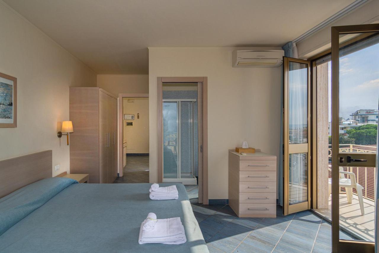 Hotel Brunella Lido di Camaiore Dış mekan fotoğraf