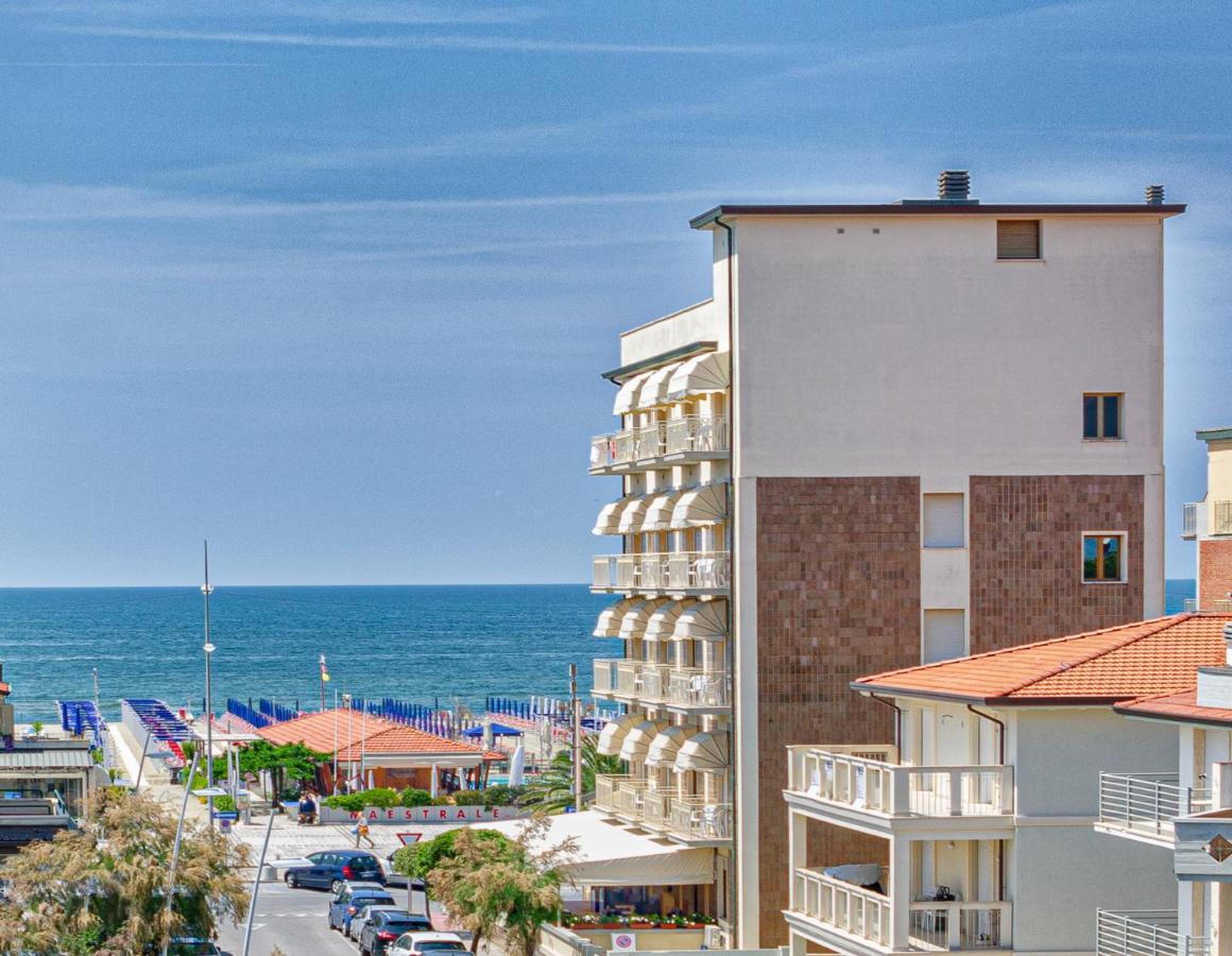 Hotel Brunella Lido di Camaiore Dış mekan fotoğraf