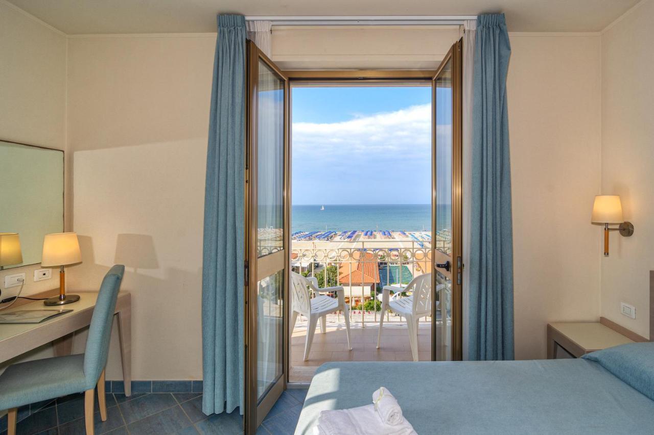 Hotel Brunella Lido di Camaiore Dış mekan fotoğraf