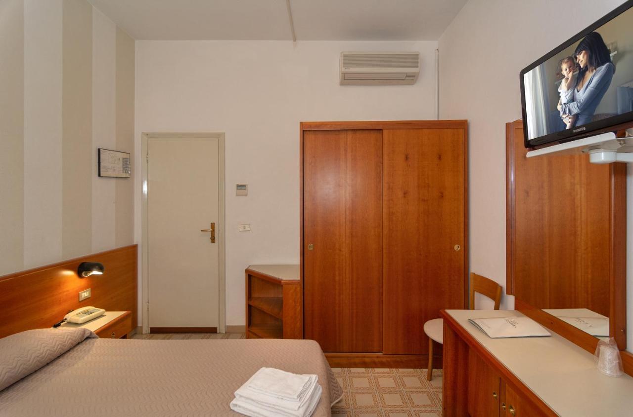 Hotel Brunella Lido di Camaiore Dış mekan fotoğraf