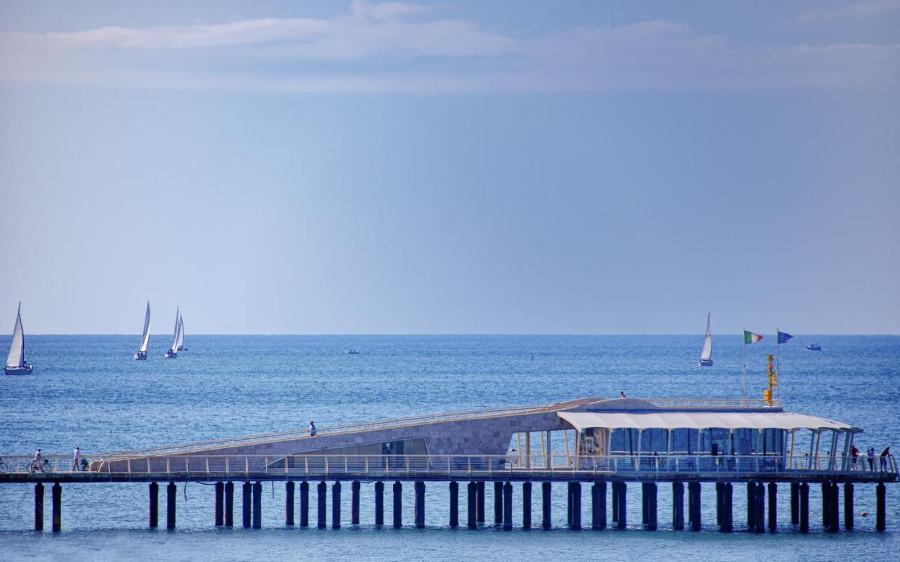 Hotel Brunella Lido di Camaiore Dış mekan fotoğraf