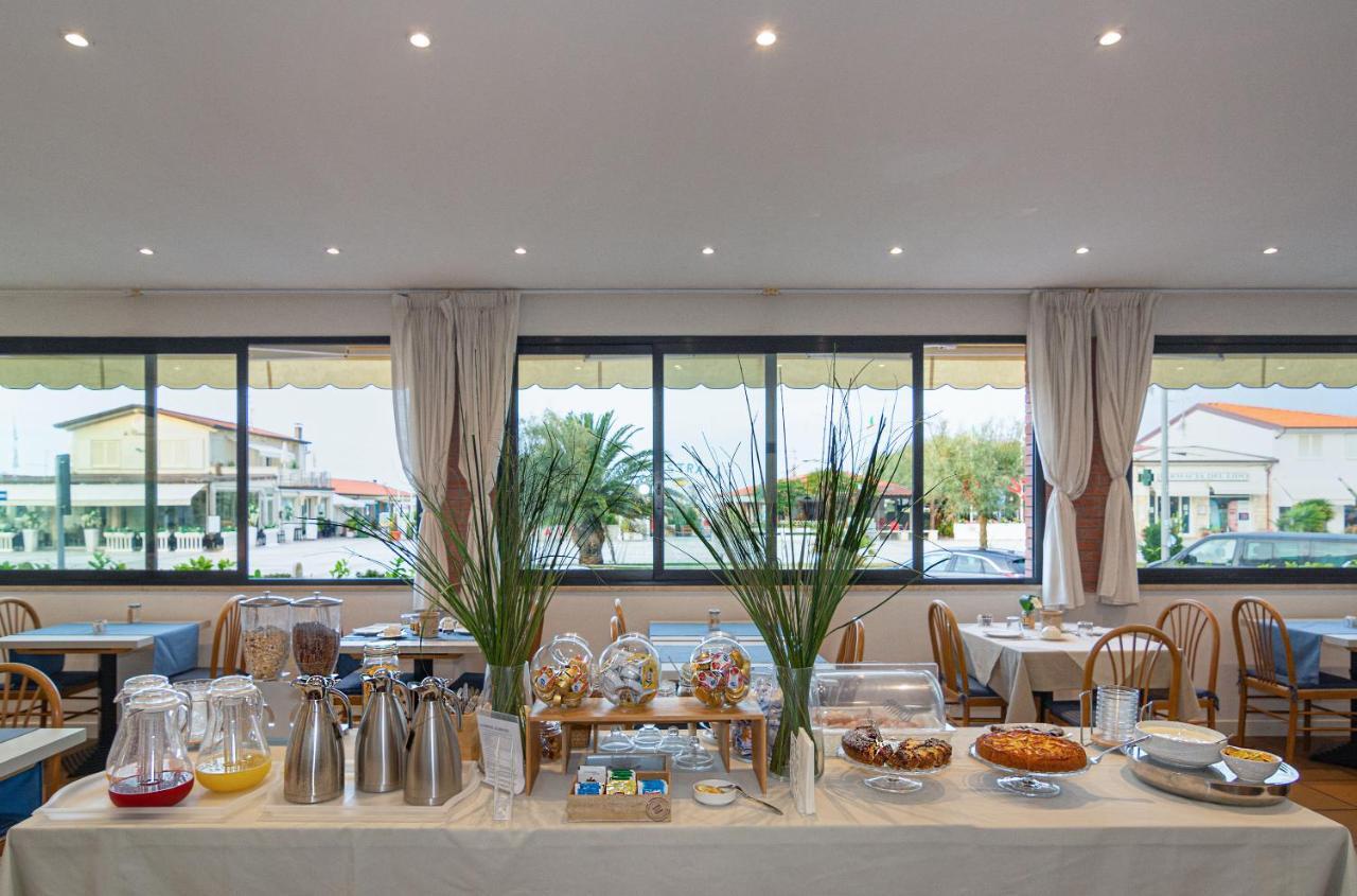Hotel Brunella Lido di Camaiore Dış mekan fotoğraf